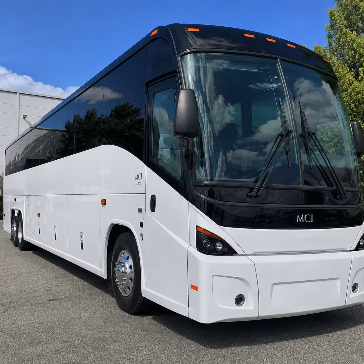 coachbusmobile com is the smarter way to arrange group airport transfers in mobile