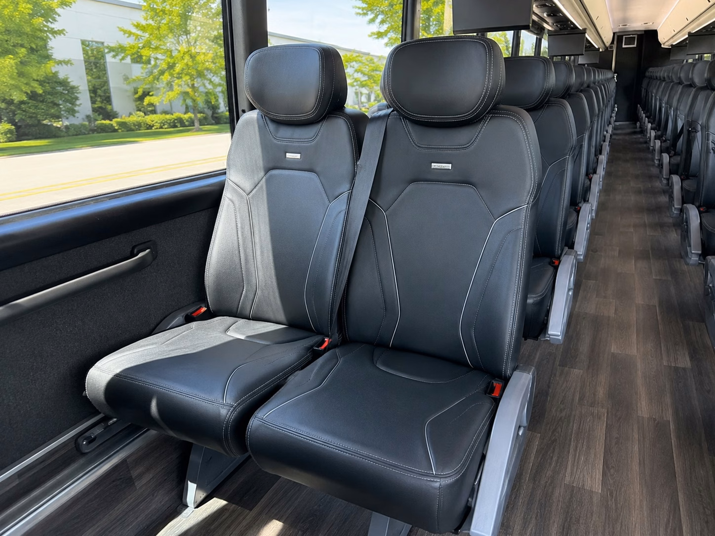 corporate and group sporting event shuttle services in mobile