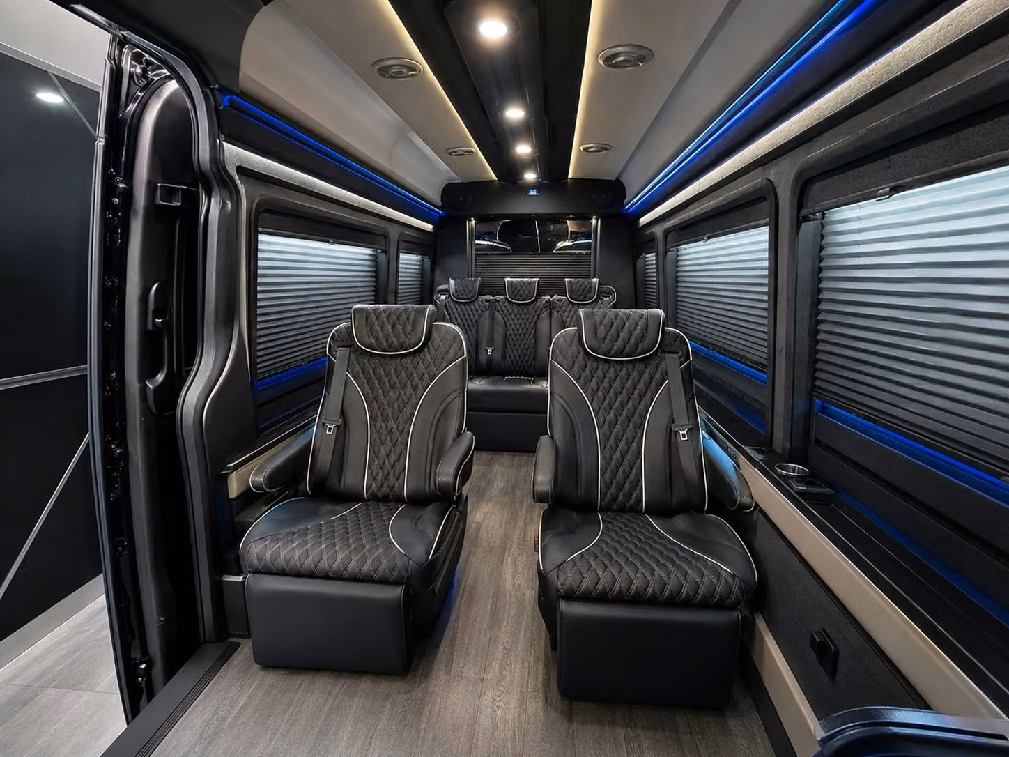 waiting on callbacks is a thing of the past when you book mobile airport transportation with coachbusmobile com